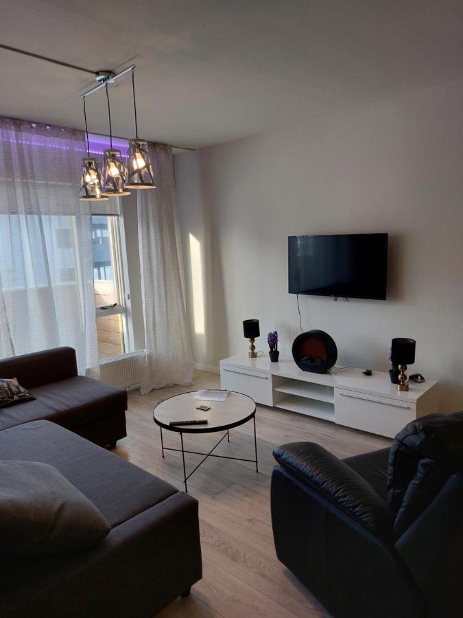 Apartment Near The Airport Njarthvik Exterior foto
